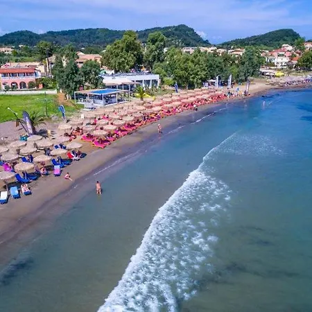 Mariposa Next To The Sea *