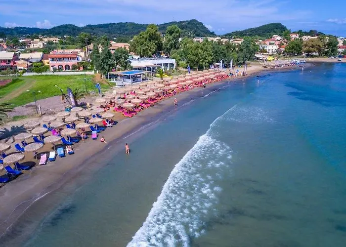 Mariposa Next To The Sea *